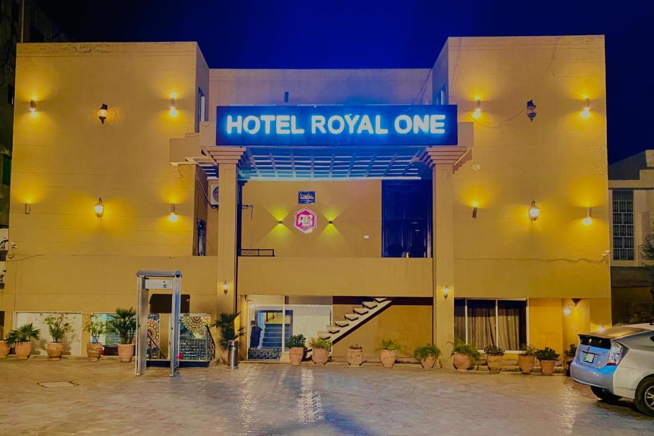 Hotel Royal One Multán Exterior foto